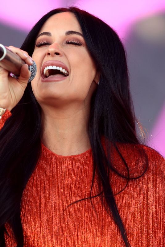 KACEY MUSGRAVES Performs at 20109 Coachella Valley Music and Arts Festival in Indio 04/12/2019