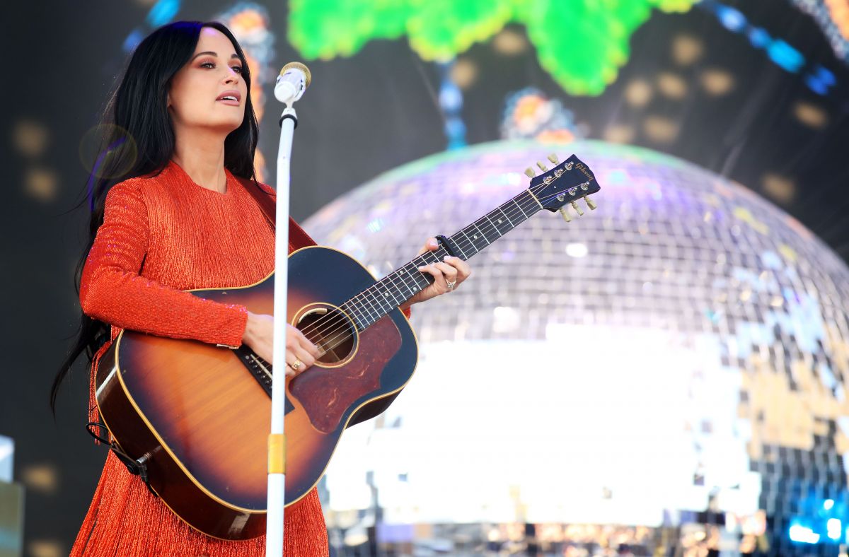 kacey-musgraves-performs-at-20109-coachella-valley-music-and-arts-festival-in-indio-04-12-2019-3.jpg