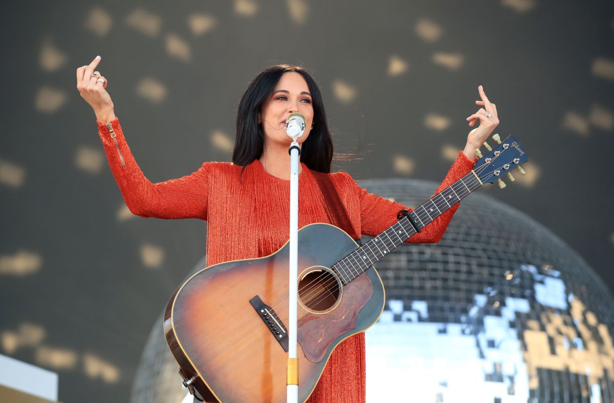 kacey-musgraves-performs-at-20109-coachella-valley-music-and-arts-festival-in-indio-04-12-2019-7.jpg