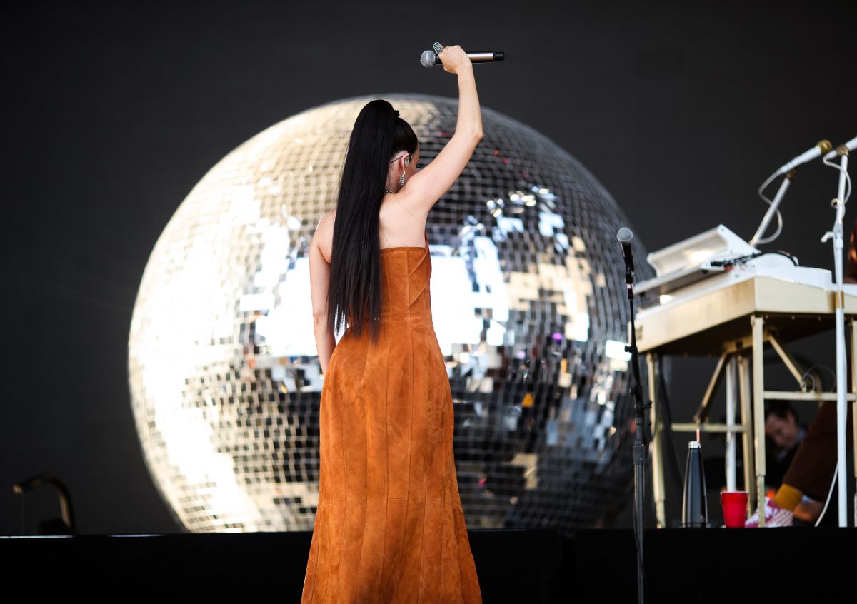 kacey-musgraves-performs-at-coachella-valley-music-and-arts-festival-04-19-2019-5.jpg
