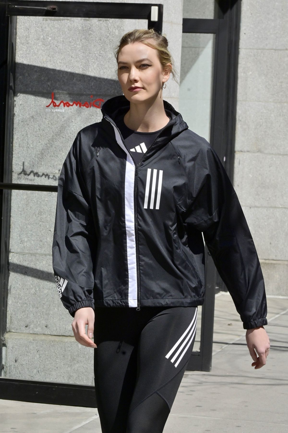 karlie-kloss-on-the-set-of-a-adidas-photoshoot-in-new-york-04-03-2019-4.jpg