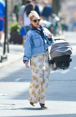 KATE HUDSON and Danny Fujikawa Out in New york 04/08/2019
