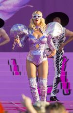 KATY PERRY Performs at 2019 New Orleans Jazz & Heritage Festival 50th Anniversary 04/27/2019