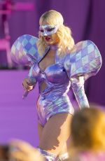KATY PERRY Performs at 2019 New Orleans Jazz & Heritage Festival 50th Anniversary 04/27/2019