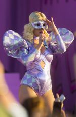KATY PERRY Performs at 2019 New Orleans Jazz & Heritage Festival 50th Anniversary 04/27/2019