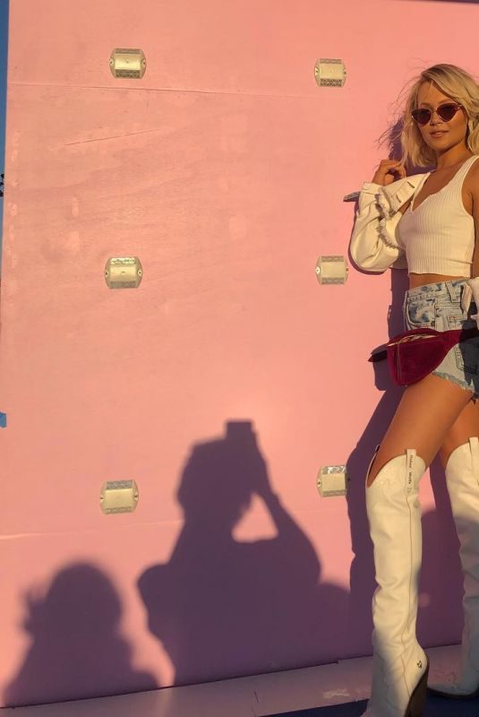 KELLI BERGLUND at Coachella – Instagram Pictures, April 2019
