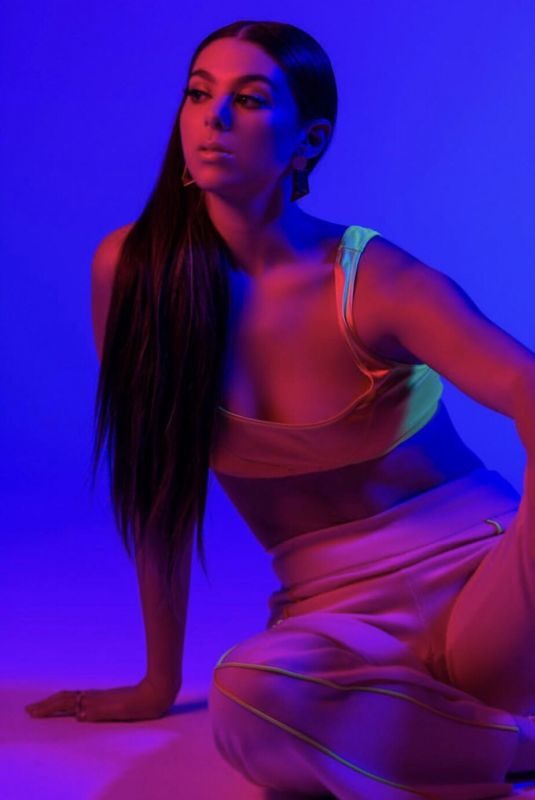 KIRA KOSARIN – Off Brand Album Promos
