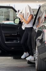 KOURTNEY KARDASHIAN Arrives Incognito at a Dermatologist 04/12/2019
