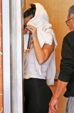 KOURTNEY KARDASHIAN Arrives Incognito at a Dermatologist 04/12/2019