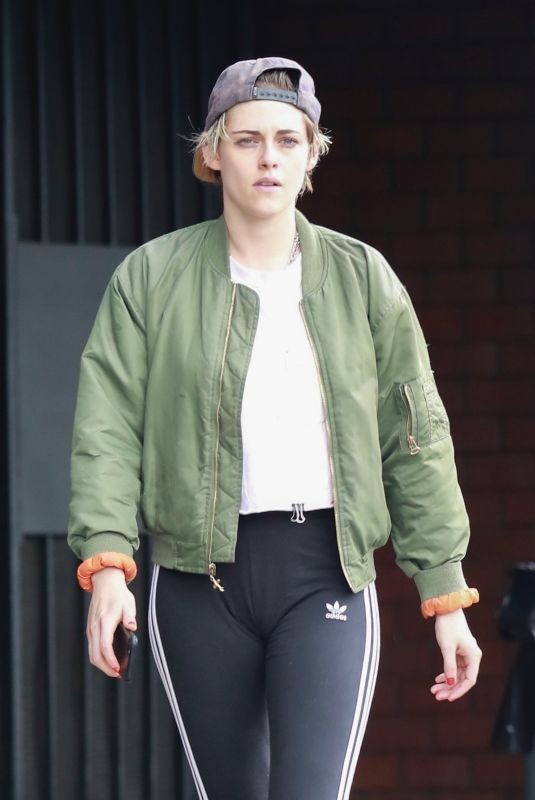 KRISTEN STEWART Heading to a Nail Salon in Hollywood 04/29/2019