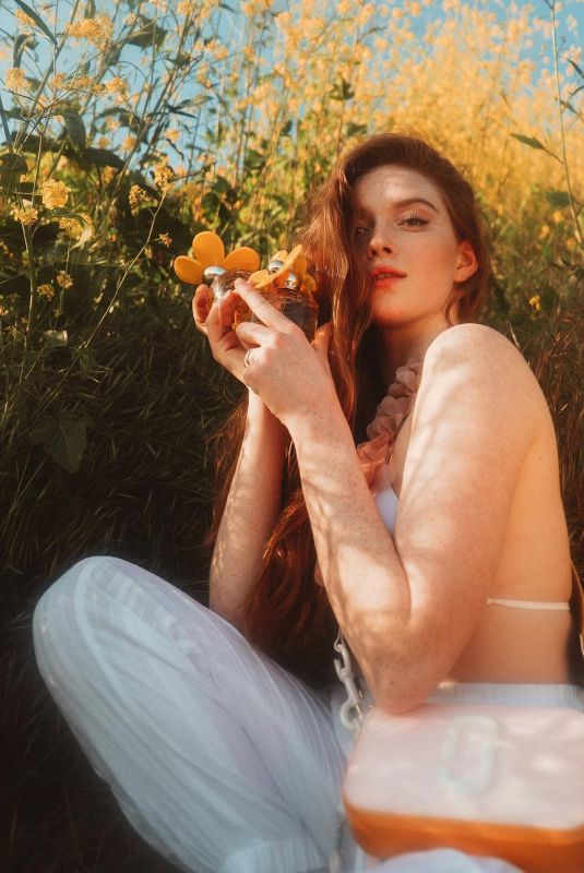 LARSEN THOMPSON for Marc Jacobs Daisy Sunshine Collection 2019