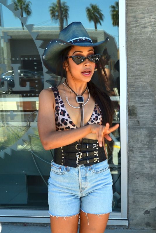 LIZA KOSHY at Lucky Brand & Rolling Stone Live Present Desert Jam in Palm Springs 04/13/2019