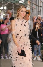 MARTHA HUNT Leaves Taylor Swift