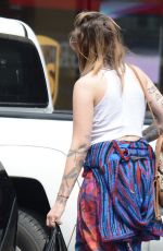 PARIS JACKSON Shopping at Smoke Shop on Sunset Strip 04/08/2019
