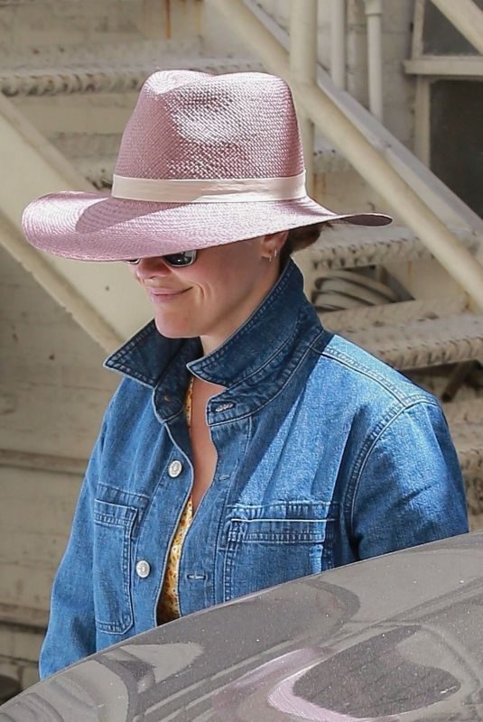 REESE WITHERSPOON at a Nail Salon in Beverly Hills 04/19/2019