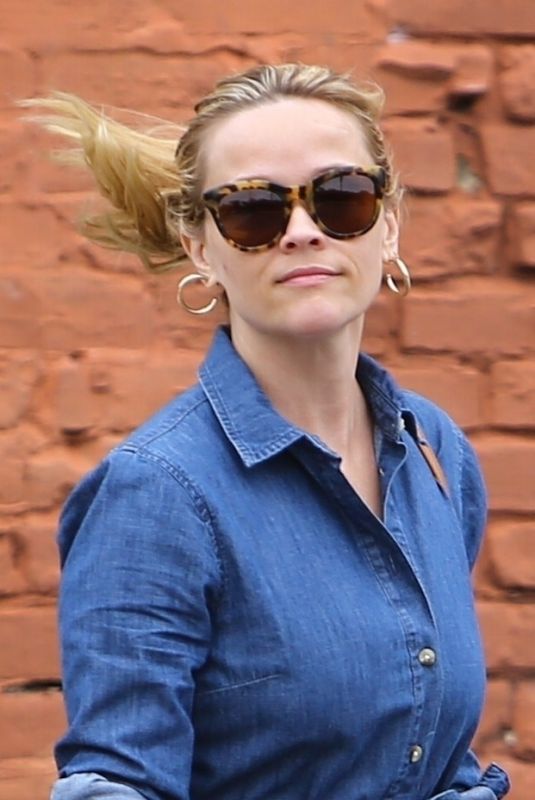 REESE WITHERSPOON Leaves a Spa in Santa Monica 04/28/2019