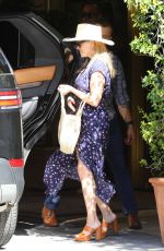 REESE WITHERSPOON Out for Lunch in Los Angeles 04/06/2019