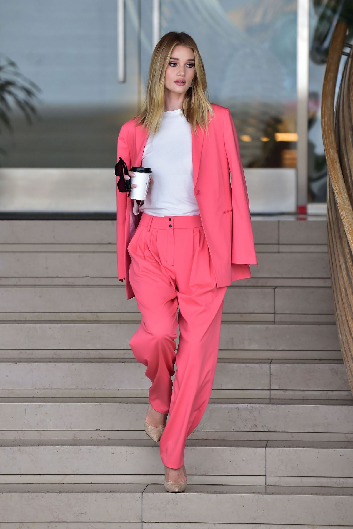 rosie-huntington-whiteley-out-in-beverly-hills-04-01-2019-3.jpg