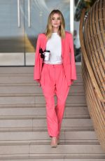 ROSIE HUNTINGTON-WHITELEY Out in Beverly Hills 04/01/2019