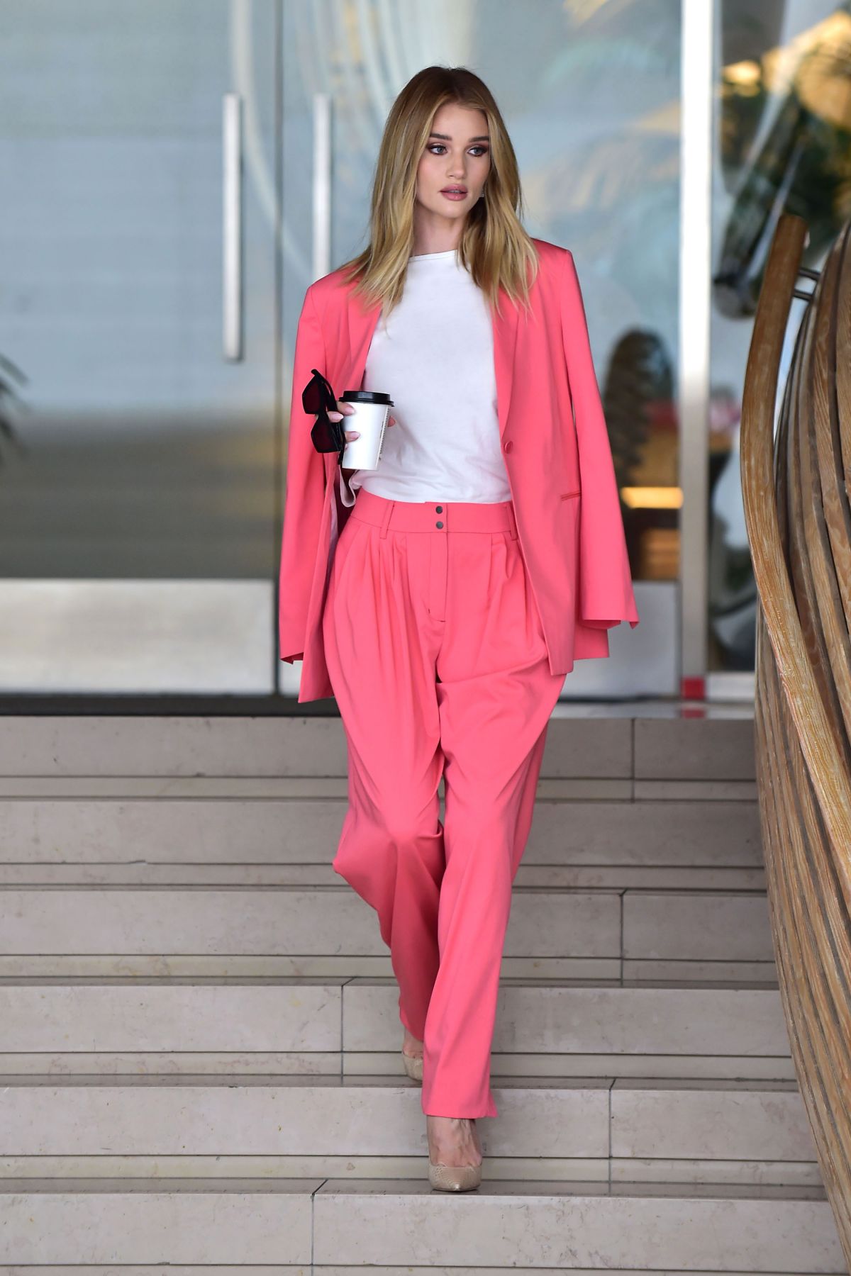 rosie-huntington-whiteley-out-in-beverly-hills-04-01-2019-7.jpg