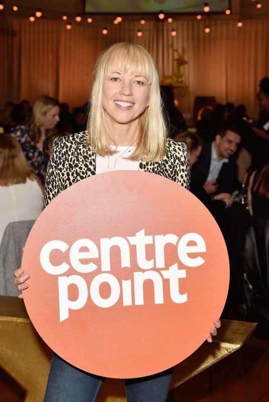 SARA COX at Ultimate Pub Quiz in London 04/03/2019