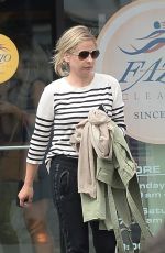 SARAH MICHELLE GELLAR at Dry Cleaning in Los Angeles 04/04/2019