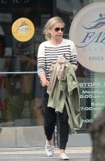 SARAH MICHELLE GELLAR at Dry Cleaning in Los Angeles 04/04/2019