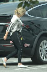 SARAH MICHELLE GELLAR at Dry Cleaning in Los Angeles 04/04/2019