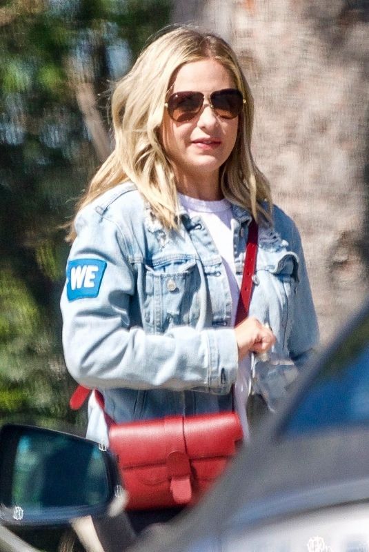 SARAH MICHELLE GELLAR Heading to a Gym in Los Angeles 04/07/2019