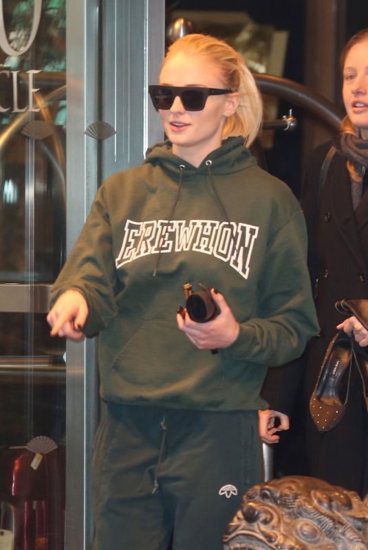 SOPHIE TURNER Out in New York 04/02/2019
