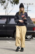 SUKI WATERHOUSE Leaves Whole Foods in West Hollywood 04/05/2019