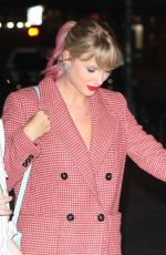 TAYLOR SWIFT Arrives at Gigi Hadid