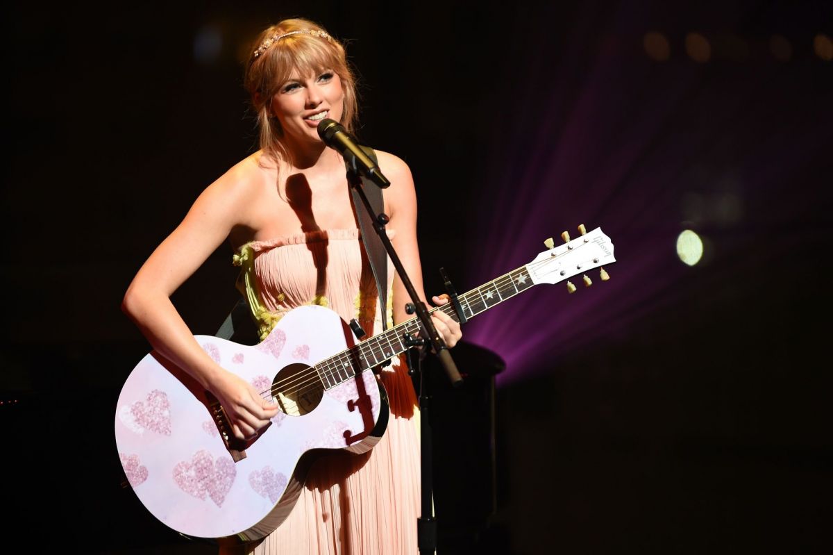 taylor-swift-performs-at-time-100-gala-at-jazz-lincoln-center-in-new-york-04-23-2019-2.jpg