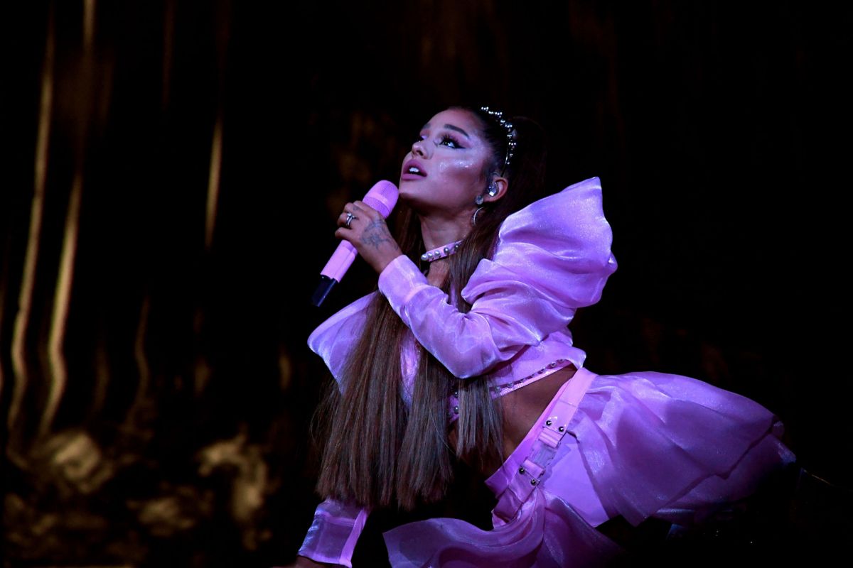 ariana-grande-performs-at-staples-arena-in-los-angeles-05-07-2019-10.jpg