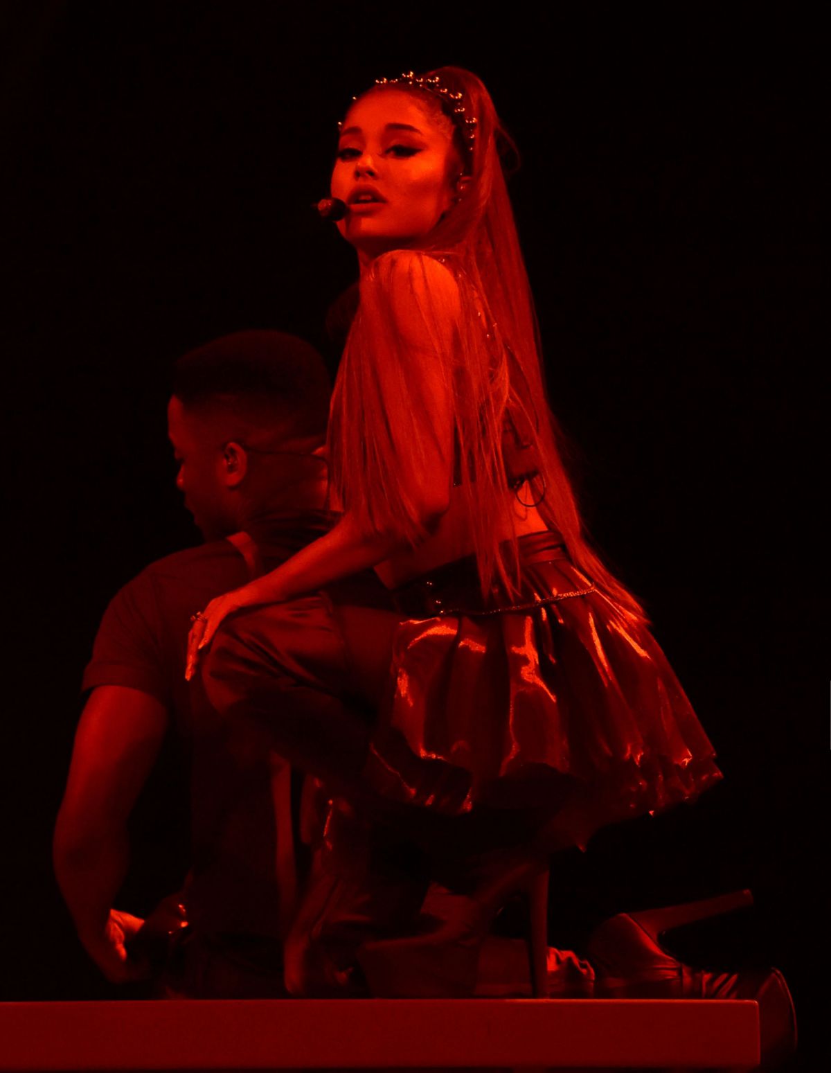 ariana-grande-performs-at-staples-arena-in-los-angeles-05-07-2019-2.jpg