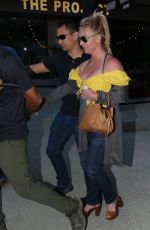 BRITNEY SPEARS at Vincitore Italian Restaurant in Agoura Hills 05/27/2019