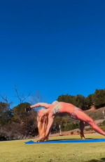 BRITNEY SPEARS in Bikini Doing Yoga - Instagram Video 05/04/2019