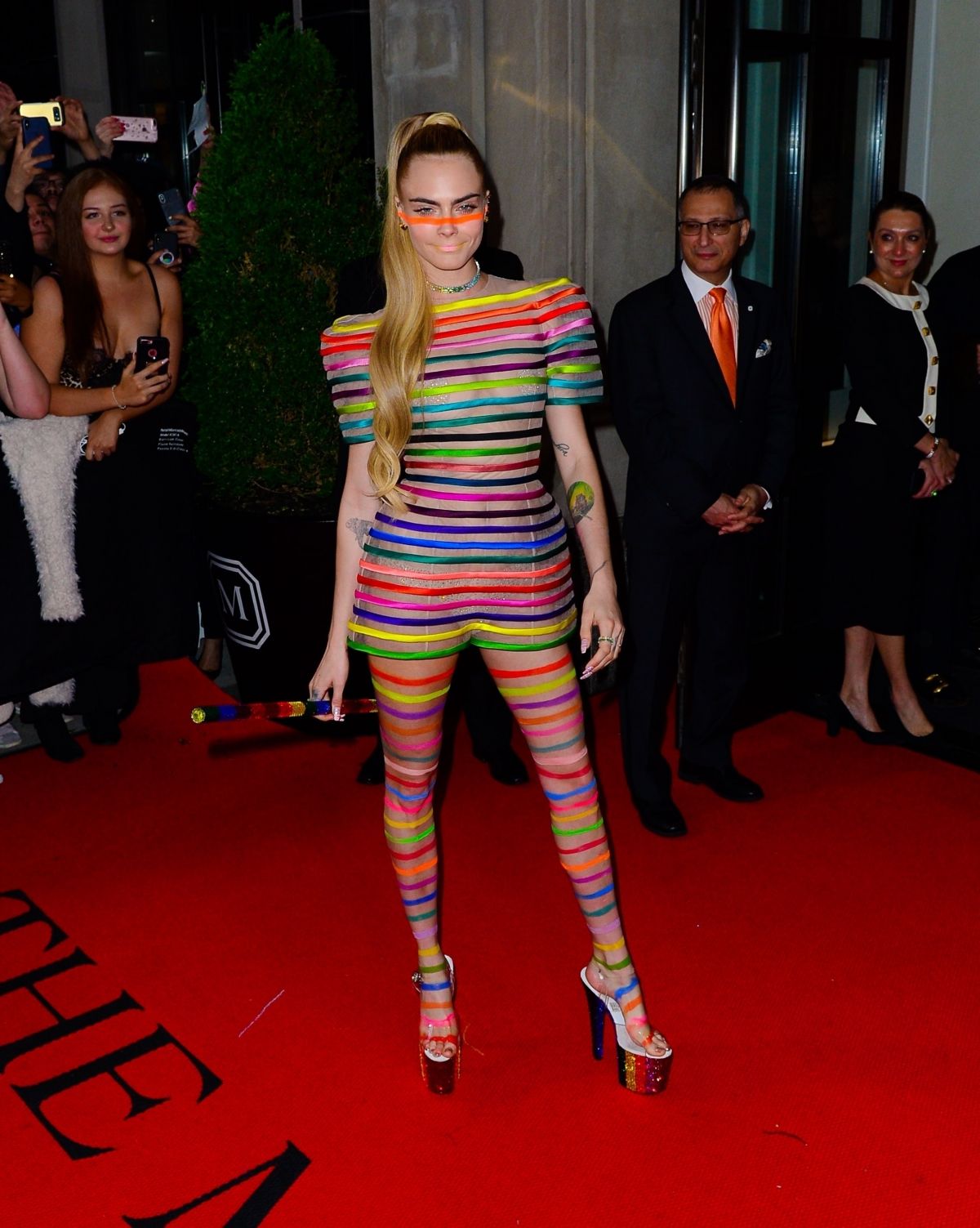 cara-delevingne-at-2019-met-gala-in-new-york-05-06-2019-3.jpg