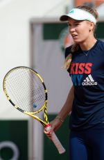 CAROLINE WOZNIACKI Practices at Roland Garros French Open Tournamet 05/24/2019