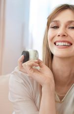 ELIZABETH OLSEN for Bobbi Brown