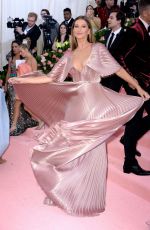 GISELE BUNDCHEN at 2019 Met Gala in New York 05/06/2019