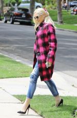 GWEN STEFANI Heading to a Church in Los Angeles 05/12/2019