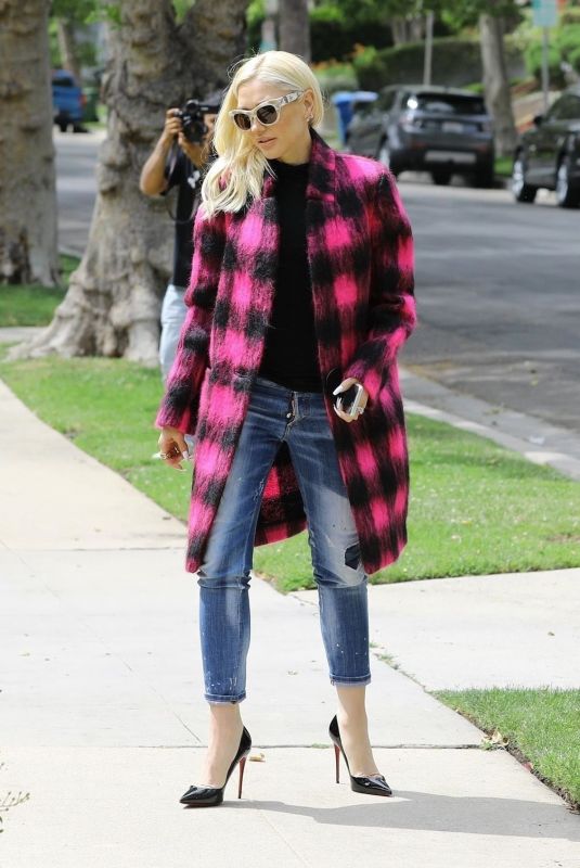 GWEN STEFANI Heading to a Church in Los Angeles 05/12/2019