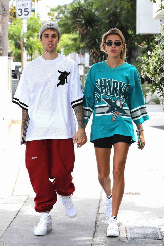 HAILEY and Justin BIEBER Out for Breakfast in West Hollywood 05/18/2019