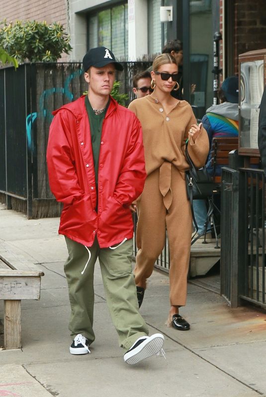 HAILEY and Justin BIEBER Out for Lunch in New York 05/03/2019