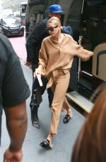 HAILEY and Justin BIEBER Out for Lunch in New York 05/03/2019