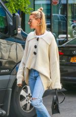 HAILEY and Justin BIEBER Out in New York 05/08/2019
