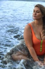 HUNTER MCGRADY in Sports Illustrated Swimsuit 2019 Issue
