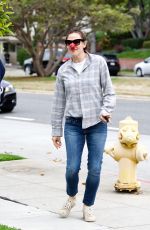 JENNIFER GARNER Having Fun Out in Brentwood 05/23/2019