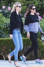 JENNIFER GARNER Out and About in Los Angeles 05/20/2019